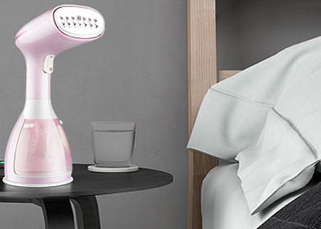 熨斗作為小家電，使用頻率高，但在使用熨斗時(shí)要注意以下幾個(gè)方面